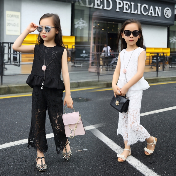 Комплект за момичета в черно и бяло 