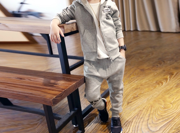 Момчешки есенен комплект в сиво и черно