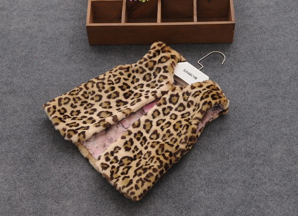 Елеци за момичета с различен вид и дължина на косъма 