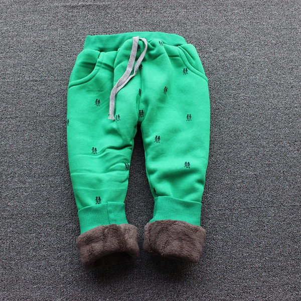 Детски зимни панталони за момчета в 17 различни модела.