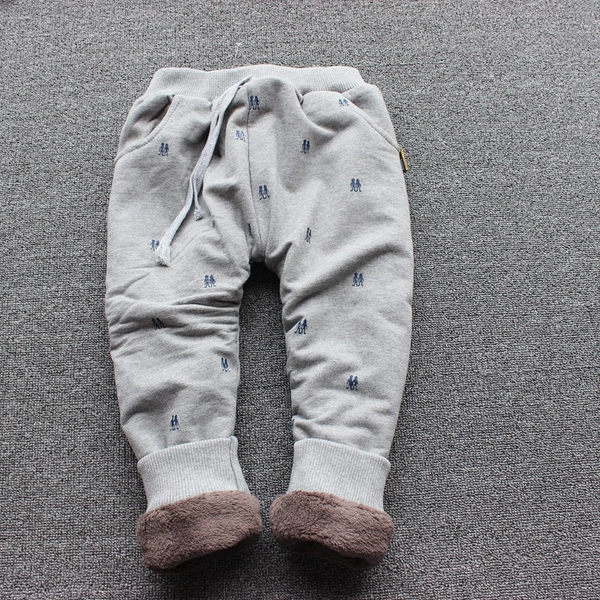 Детски зимни панталони за момчета в 17 различни модела.