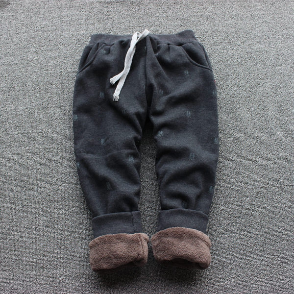 Детски зимни панталони за момчета в 17 различни модела.