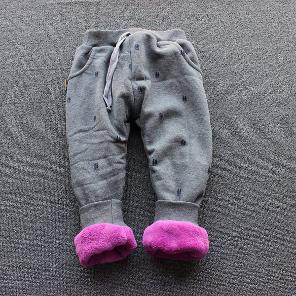 Детски зимни панталони за момчета в 17 различни модела.