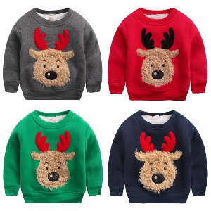 Топли зимни пуловери в четири цвята с еленче.