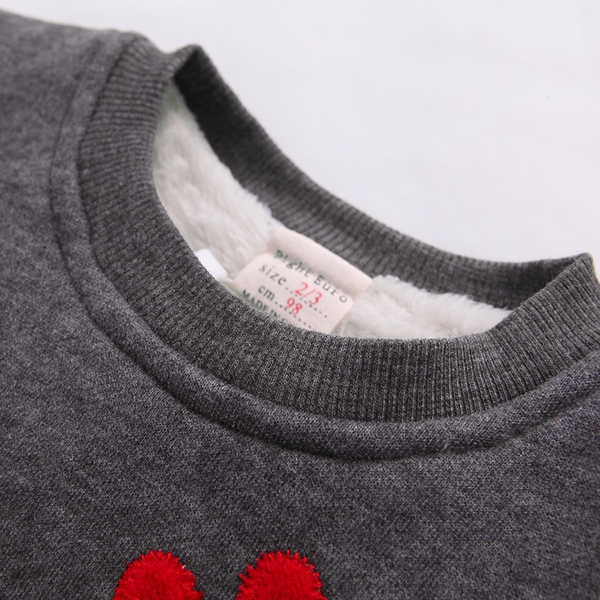 Ζεστά χειμωνιάτικα πουλόβερ σε τέσσερα χρώματα με ελάφι