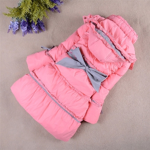 Παιδικό μακρύ μπουφάν για κορίτσια με κουκούλα και κορδέλα σε πέντε ζεστά χρώματα.