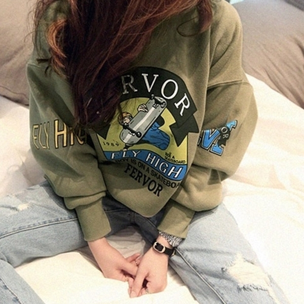 Дамски стилен спортен пуловер в зелен модел