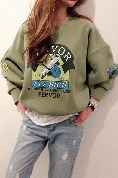 Дамски стилен спортен пуловер в зелен модел