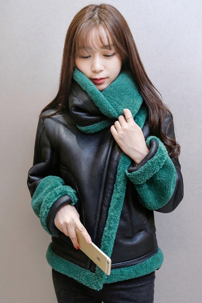 Дамско късо зимно яке от изкуствена кожа и топла подплата 