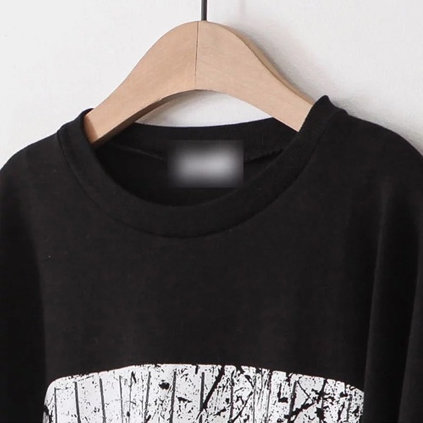 Дамски дълъг спортен пуловер в сиво и черно