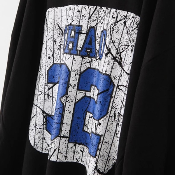 Дамски дълъг спортен пуловер в сиво и черно