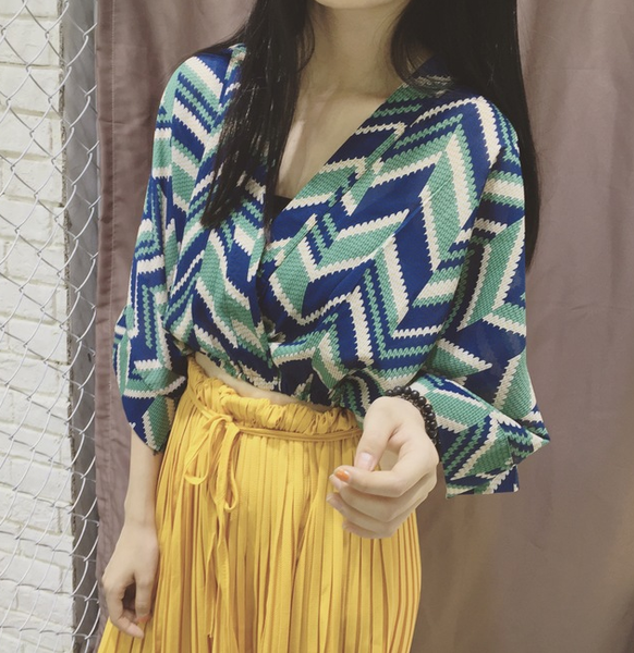 Κομψό σιφόν πουκάμισο εθνο κίνητρα