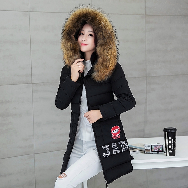 μακρύ χειμώνα σακάκι των γυναικών με κουκούλα κάτω για να φιλήσει απλικέ