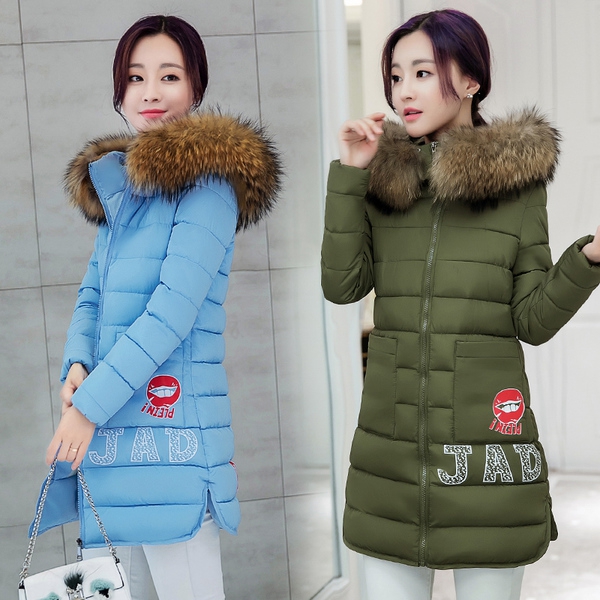 μακρύ χειμώνα σακάκι των γυναικών με κουκούλα κάτω για να φιλήσει απλικέ