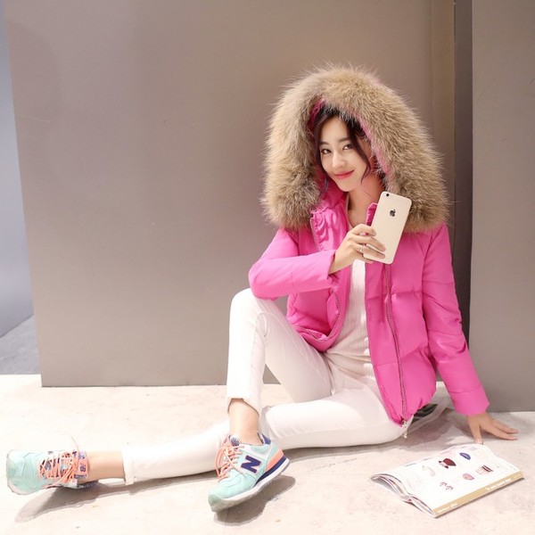 Топло зимно яке  с огромна качулка от естествен косъм 