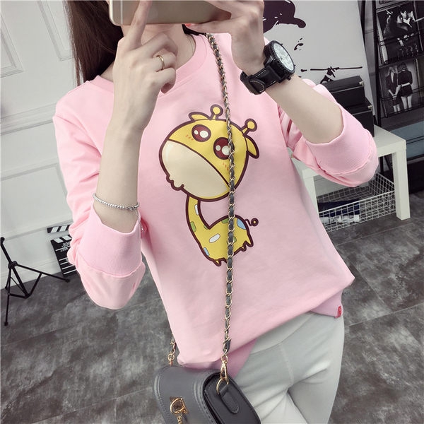 T-shirt σε διάφορα χρώματα και διάφορες κινούμενες εικόνες