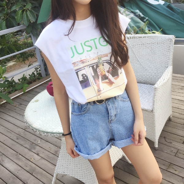 Модерни дамски потници с различни цветове и мотиви. 