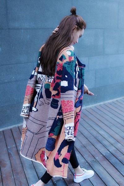 Шарена жилетка - стандартен размер с копчета.