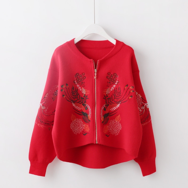 Вълнена жилетка с флорални мотиви