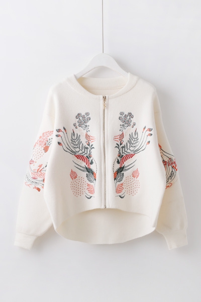 Вълнена жилетка с флорални мотиви