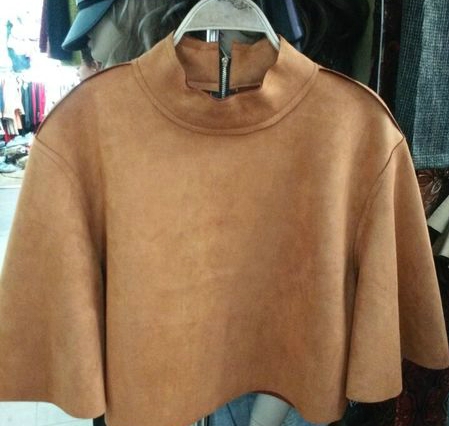 Κοντό σουέτ  παλτό με μανίκια 3/4 σε φρέσκα χρώματα