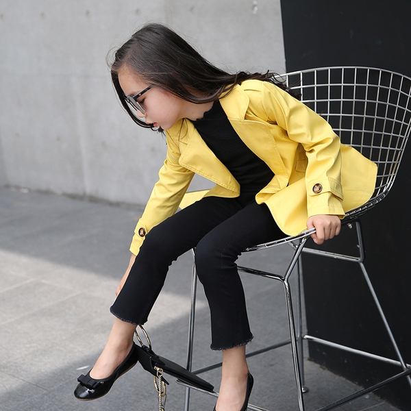 Παιδικά φθινοπωρινά παλτά για μικρές κυρίες σε δέκα ζεστά χρώματα.