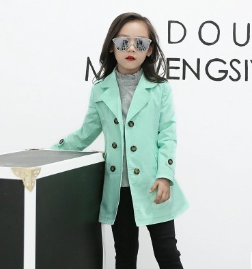 Παιδικά φθινοπωρινά παλτά για μικρές κυρίες σε δέκα ζεστά χρώματα.