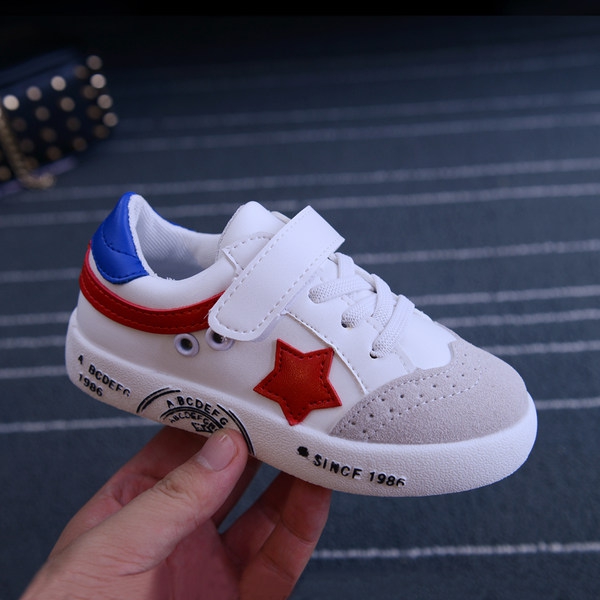 Παιδικά πάνινα παπούτσια για κορίτσια και αγόρια.