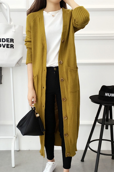 Дълга широка жилетка с дълги ръкави в три цвята.