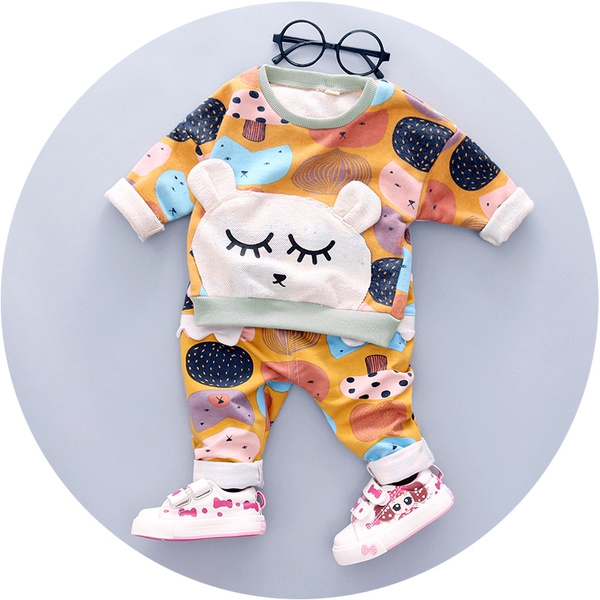 Детски комплекти в свежи етно мотиви в два цвята.