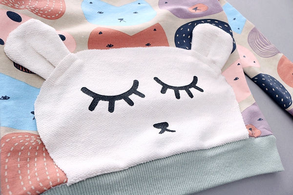 Детски комплекти в свежи етно мотиви в два цвята.