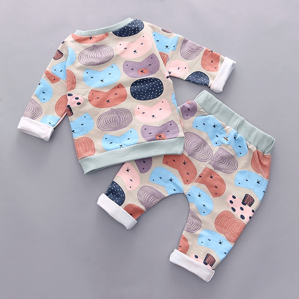 Детски комплекти в свежи етно мотиви в два цвята.