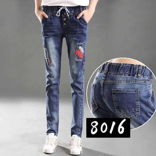 Есенни женски дънки в различни мотиви.