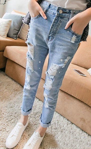 Стилни дамски дънки в два цвята накъсани с висока талия