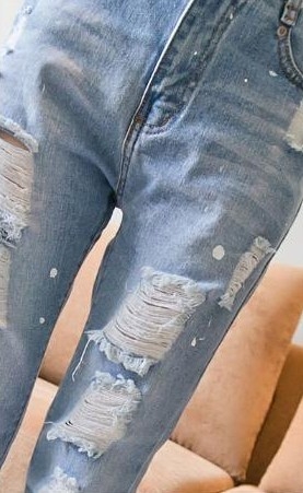 Стилни дамски дънки в два цвята накъсани с висока талия