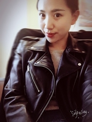 Женско кожено яке от изкуствена кожа в няколко цвята - червено, жълто и черно - Слим. 