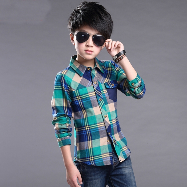 Есенни детски  памучни карирани ризи за момчета в два цвята.
