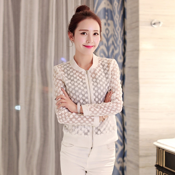 Tънко полупрозрачно късо яке в розово и бяло.