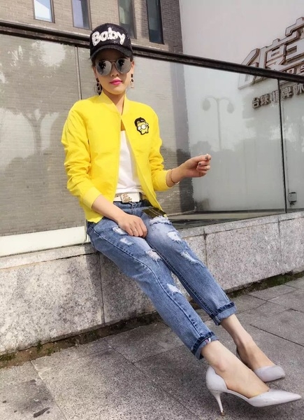 Спортно есенно яке с анимационни апликации- Черен Жълт Оранжев Бял цвят. 