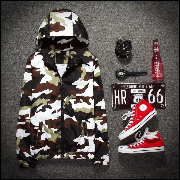 Ανδρικό  καμουφλάζ μπουφάν με διαφορετικά πρότυπα
