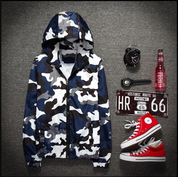Ανδρικό  καμουφλάζ μπουφάν με διαφορετικά πρότυπα