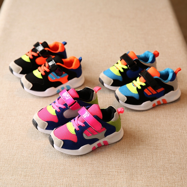 Детски маратонки за момичета и момчета с дишаща мрежа и гъвкава подметка.