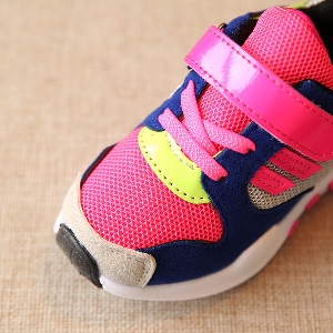 Παιδικά αθλητικά παπούτσια για κορίτσια και αγόρια με αναπνεύσιμο πλέγμα και μαλακή σόλα.