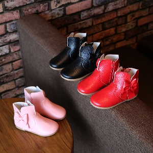 Μπότες με κορδέλα για κορίτσια σε  Κόκκινο , Μαύρο και  Ροζ χρώμα.