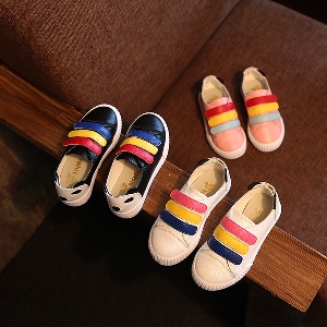 Παιδικά αθλητικά παπούτσια με λουράκια βελκρό σε διάφορα χρώματα