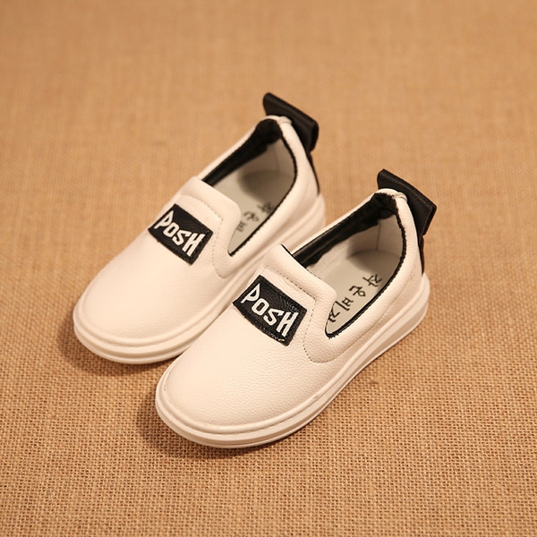 Детски кецове за момичета в бял,черен и червен цвят