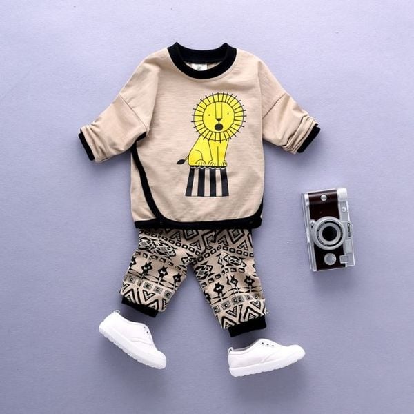 Бебешки комплекти от две части блузка и панталони за момчета и момичета-13 модела.