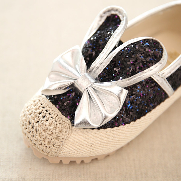 Детски обувки за момичета с панделка и заешки ушички. 