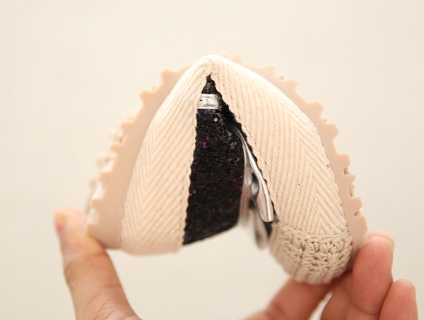 Детски обувки за момичета с панделка и заешки ушички. 