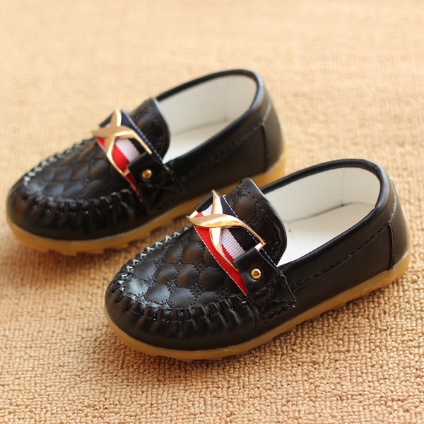 Елегантни детски обувки за момчета в бял, син, черен и кафяв цвят. 